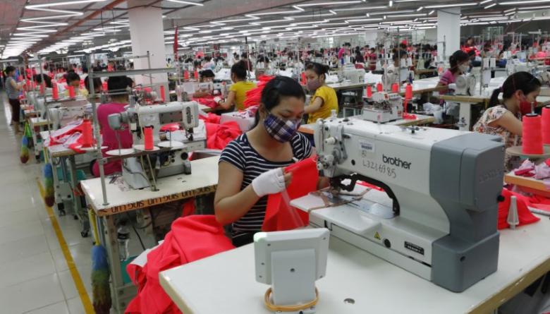 Vietnam garment exports surge on U.S.-China trade war | Tuoi Tre News