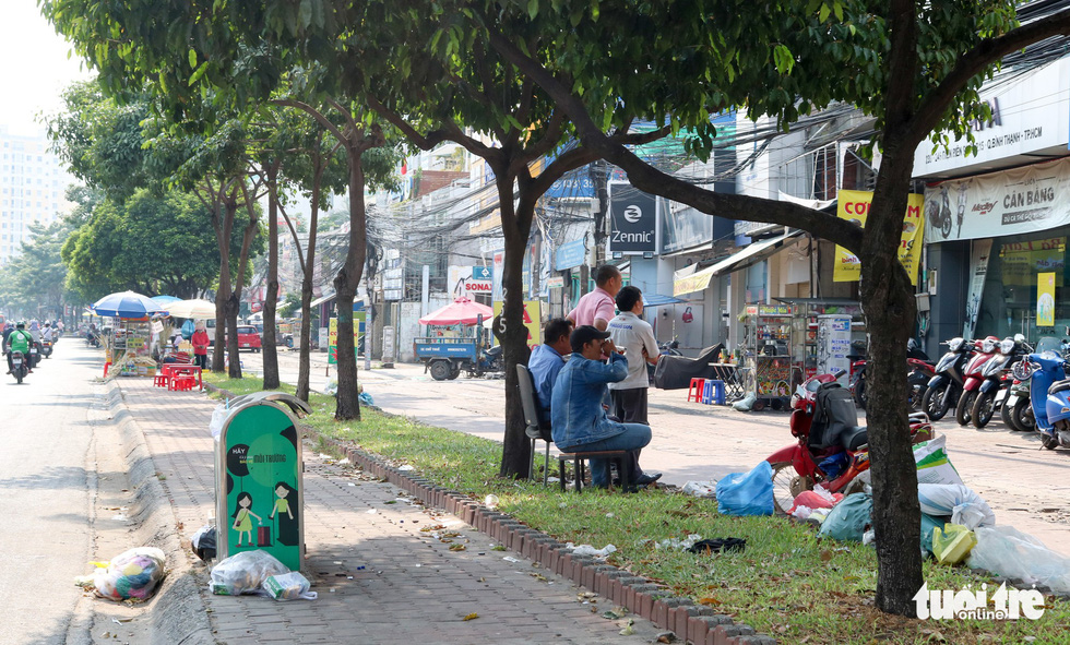 Rubbish along Dien Bien Phu Street in District 1.