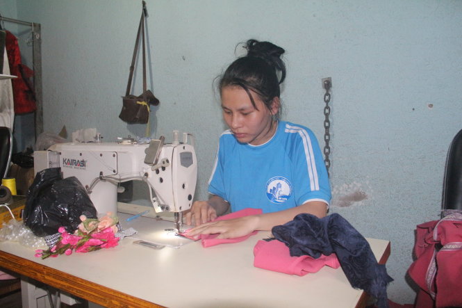 ​Ten-year college dream finally comes true for Vietnamese seamstress