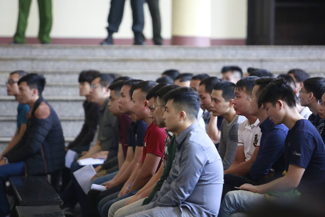 Defendants in a major online gambling ring stand trial at a court in Phu Tho Province, northern Vietnam on November 12, 2018. Photo: Tuoi Tre