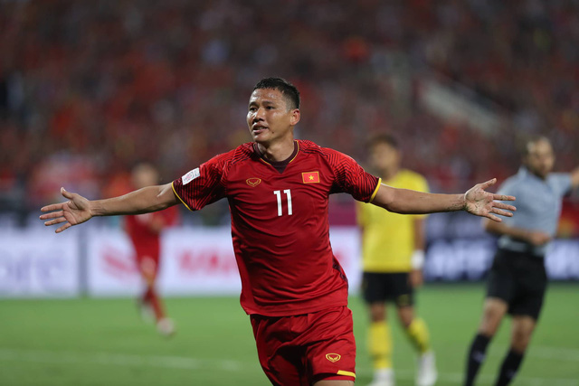Vietnam's Anh Duc celebrates after scoring a goal  during their match with Malaysia at the 2018 AFF Championship in Hanoi on November 16, 2018. Photo: Tuoi Tre