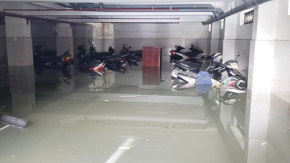 A parking basement in Binh Thanh District was submerged on November 26, 2018. Photo: Tuoi Tre