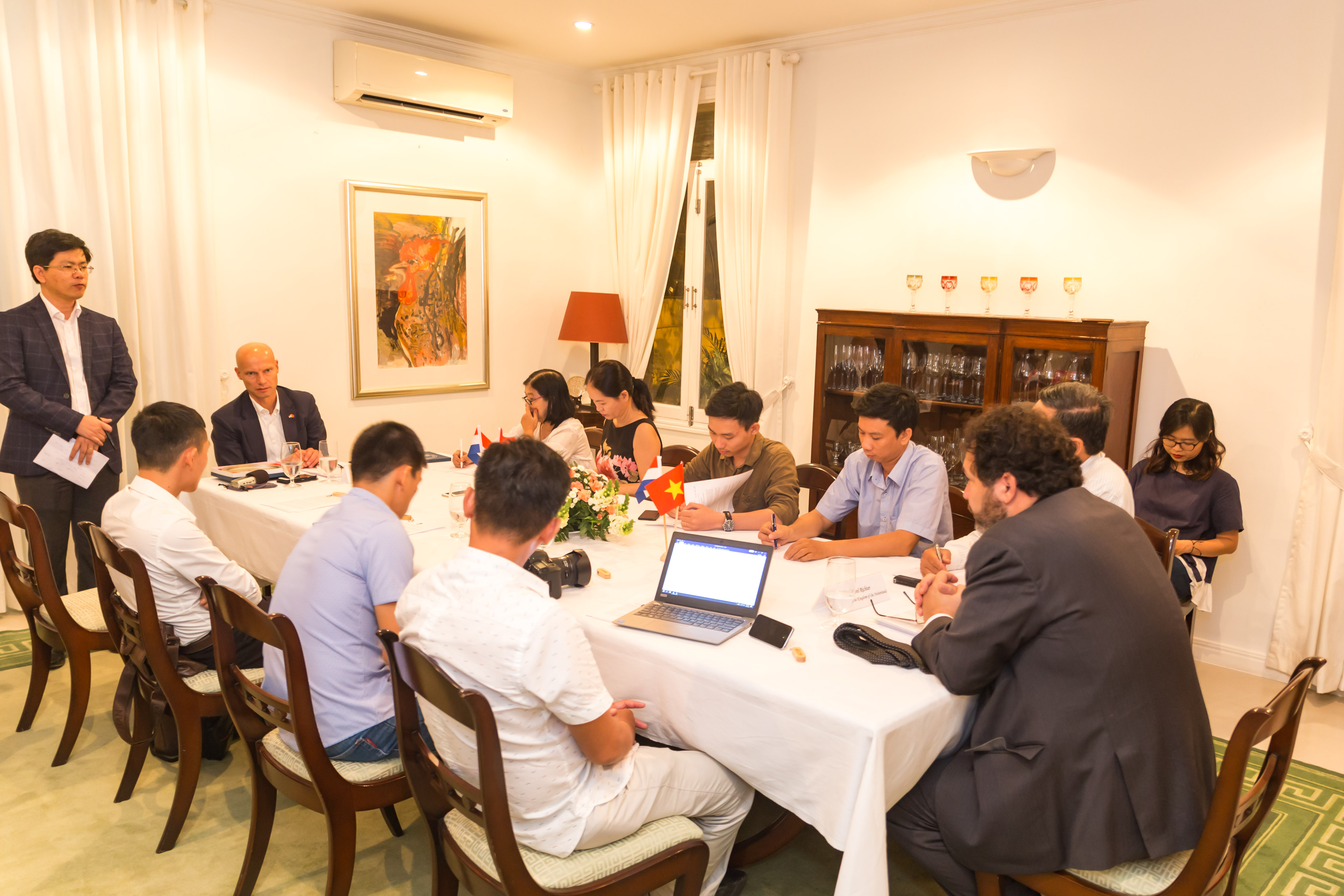 Henk Ovink chairs a discussion in Ho Chi Minh City. Photo: Ha My / Tuoi Tre News