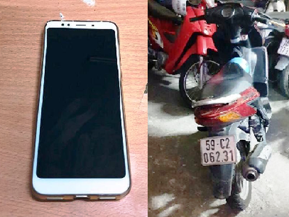 The stolen phone and the thieves’ motorcycle are confiscated by officers.