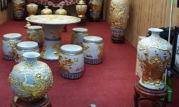 A pottery product is introduced online