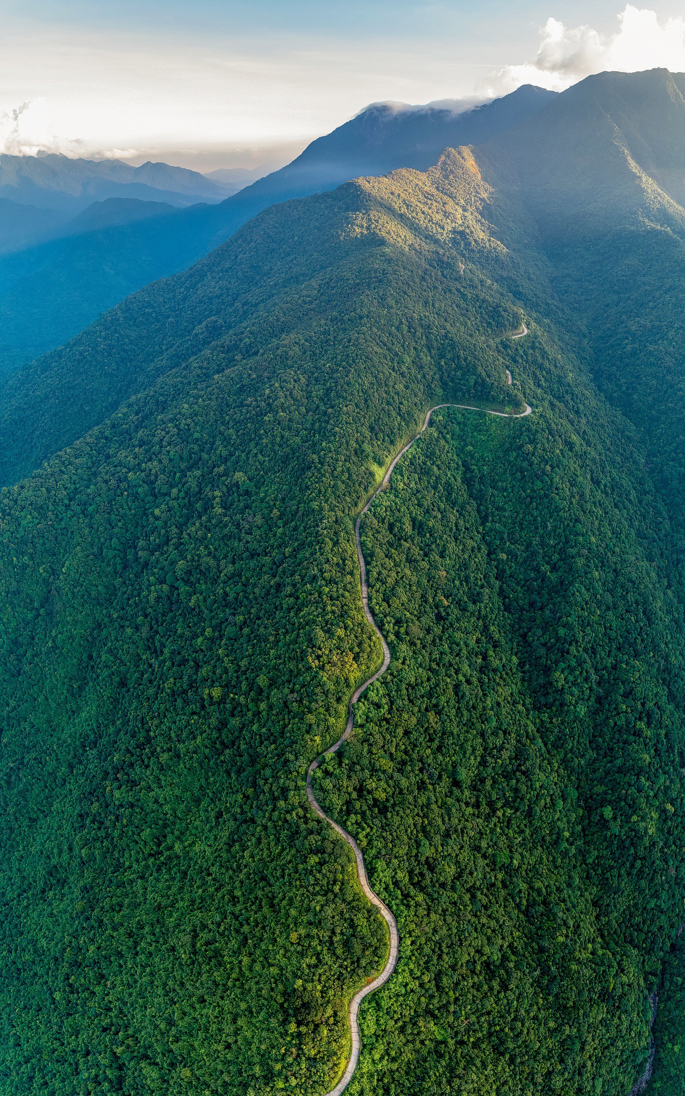 A pass on the side of the Bach Ma Range in central Vietnam. Photo: Nguyen Phong