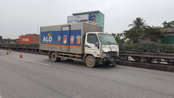 The truck following the crash. Photo: Tien Thang / Tuoi Tre