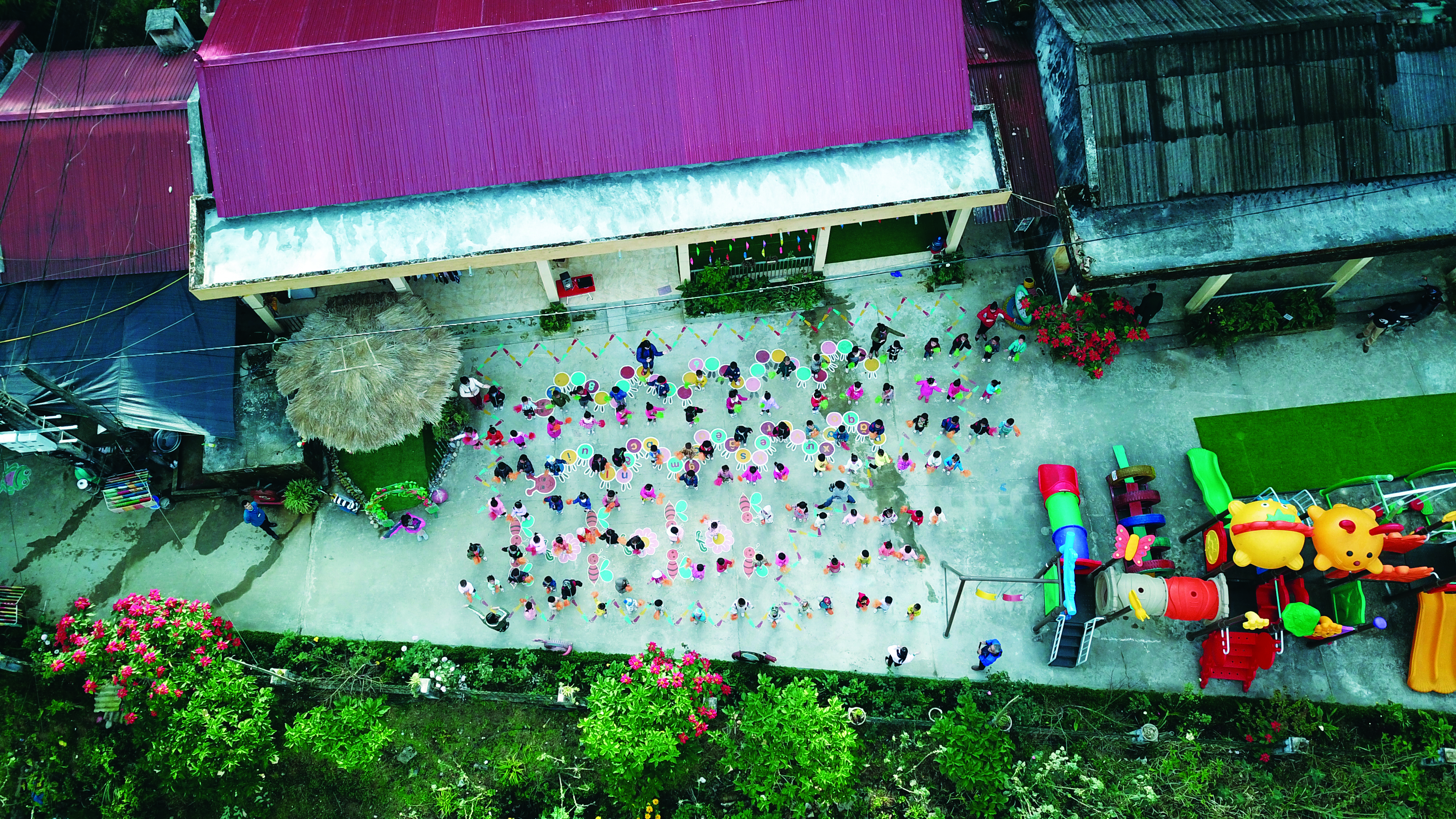 The Si Lo Lau Kindergarten in the northern Vietnamese province of Lai Chau is pictured from above. Photo: Chi Tue / Tuoi Tre