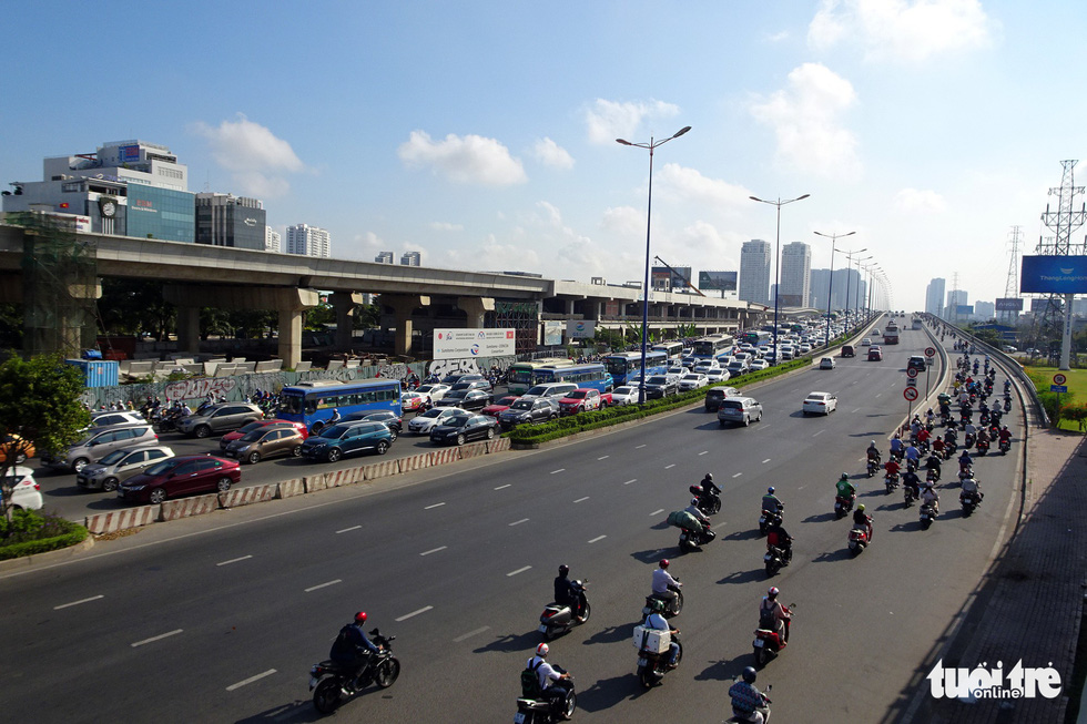 Traffic light failure causes hours-long congestion in Ho Chi Minh City ...