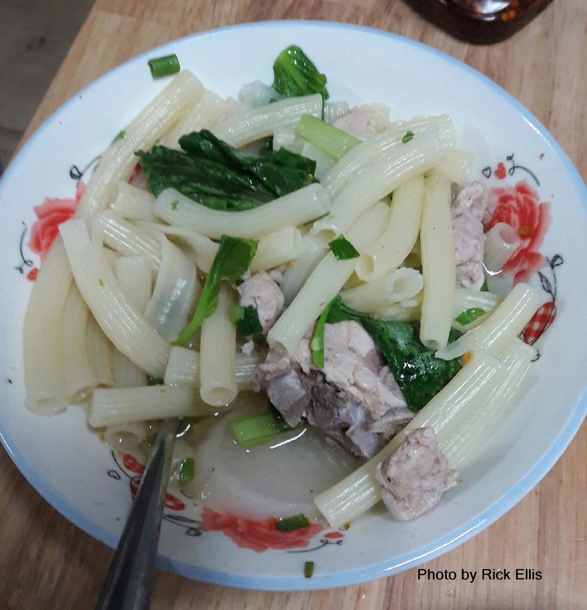 Vietnamese-style macaroni dish