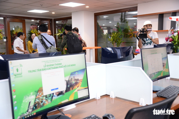 Internet-connected computers are equipped at a working area inside Ho Chi Minh City’s new press center in District 1. Photo: Tu Trung / Tuoi Tre