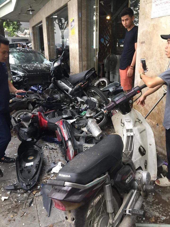 A scene of a DUI motorbike accident in Vietnam on May 6, 2019. Photo: D.N.Q / Tuoi Tre