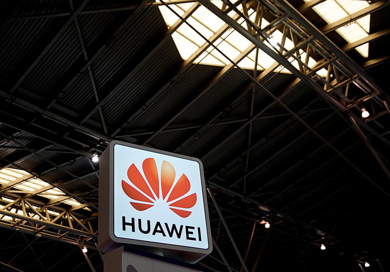 Huawei reviewing FedEx relationship, says packages from Vietnam, Japan 'diverted'