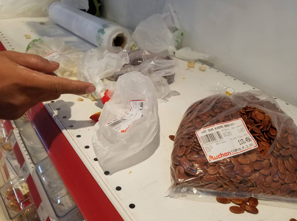 Food products vandalized by customers are seen at an Auchan supermarket in Ho Chi Minh City, May 30, 2019. Photo: Nguyen Tri / Tuoi Tre
