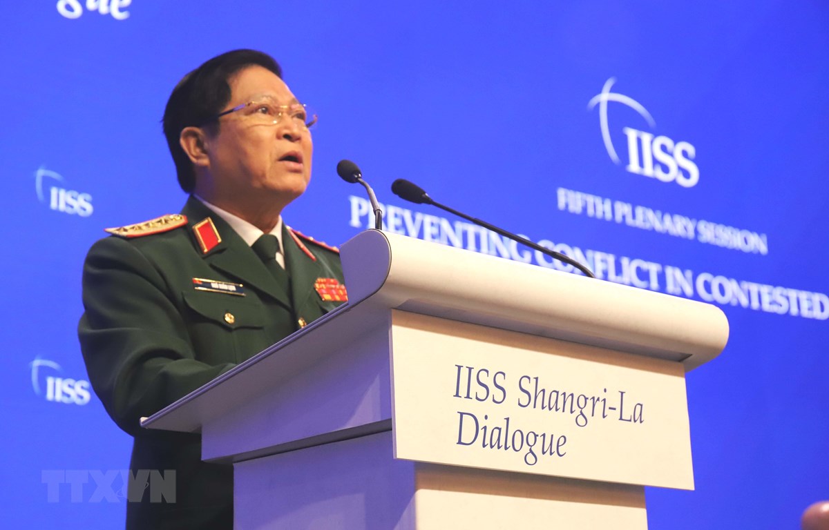 Vietnamese defense minister calls for peaceful solution to disputes at Shangri-La Dialogue