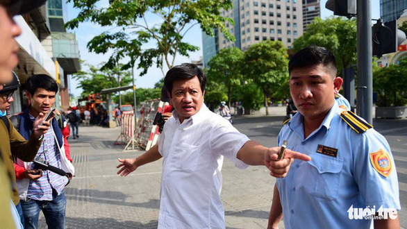 Doan Ngoc Hai is seen leading a sidewalk clearing campaign in this photo taken in 2017, when he was deputy chairman of District 1 in Ho Chi Minh City. Photo: Le Phan / Tuoi Tre