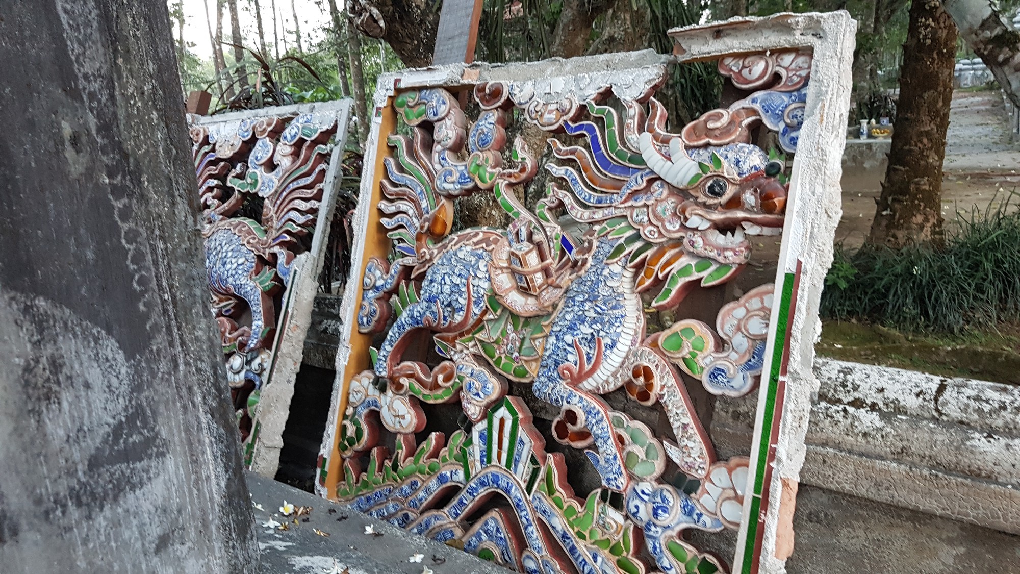 A ceramic-paved wall sculpture removed from the main structure of the Tu Hieu Pagoda in Hue, Vietnam. Photo: Thai Loc / Tuoi Tre