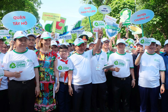 Vietnam aiming for nationwide eradication of single-use plastics by 2025: PM