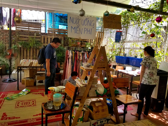 Hanoi flea market promotes green lifestyle