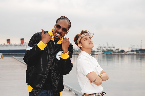 American rapper Snoop Dogg and Vietnamese singer Son Tung M-TP are seen in a promo photo for 'Hay Trao Cho Anh'