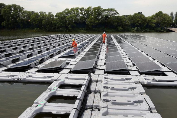 Singapore’s floating solar panels are seen in this screenshot.