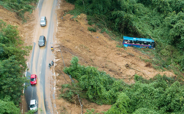 Major mountain pass on Saigon-Da Lat route reopened after 36-hour block