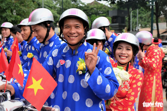 A couple is seen at a mass wedding in Ho Chi Minh City on September 2, 2019. Photo: Vu Thuy / Tuoi Tre