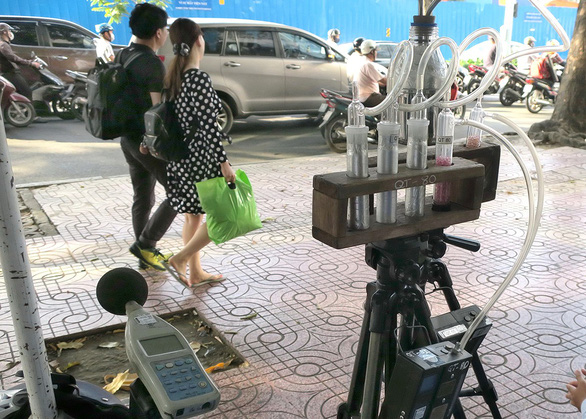 Air quality is monitored at a location in Ho Chi Minh City. Photo: T.T.D. / Tuoi Tre