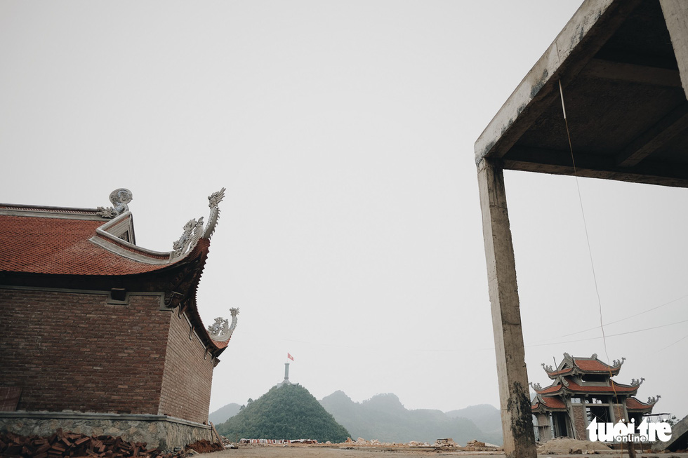A building at the construction site of a religious tourism project on a flattened mountain in Lung Cu Commune, Dong Van District, Ha Giang Province, Vietnam. Photo: Mai Thuong / Tuoi Tre