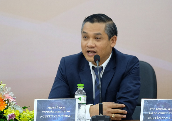 Nguyen Van Cuong, deputy board chairman of Hung Thinh Corporation, speaks at a ceremony to sign a sponsorship deal to pay South Korean coach Park Hang Seo in Hanoi, November 12, 2019. Photo: Nam Tran / Tuoi Tre