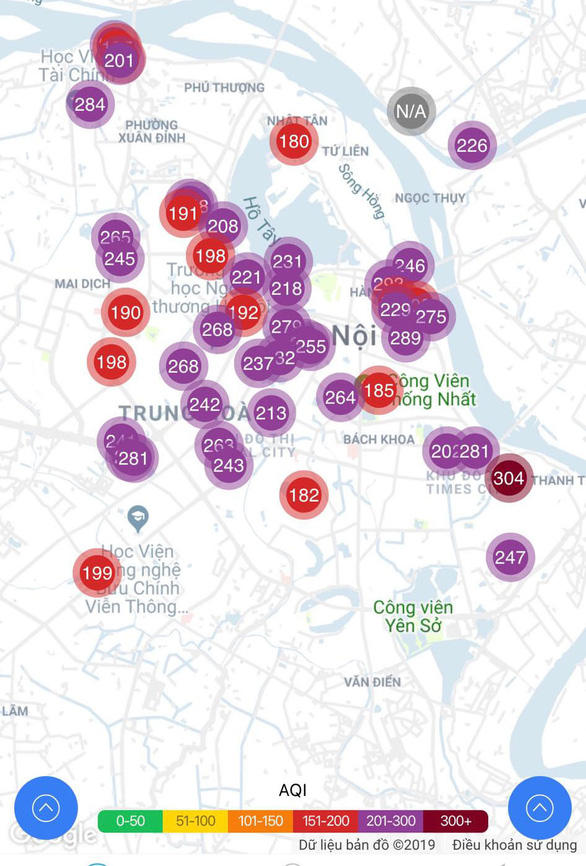 Air Quality Index in multiple areas of Hanoi hovers above 200 on the morning of November 12, 2019. Photo: PAMAir