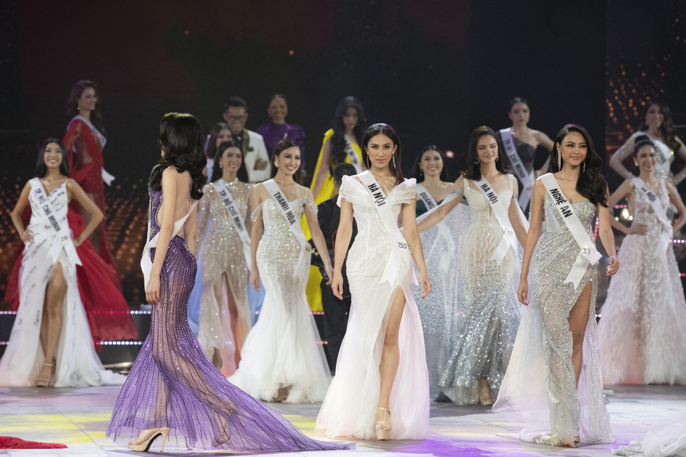 Contestants don evening gowns at the semi-final of the Miss Universe Vietnam 2019 in Nha Trang, the south-central province of Khanh Hoa, on December 3. Photo: Tuoi Tre