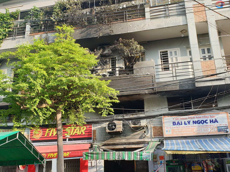 The house is burned down by the flame. Photo: Minh Hoa / Tuoi Tre