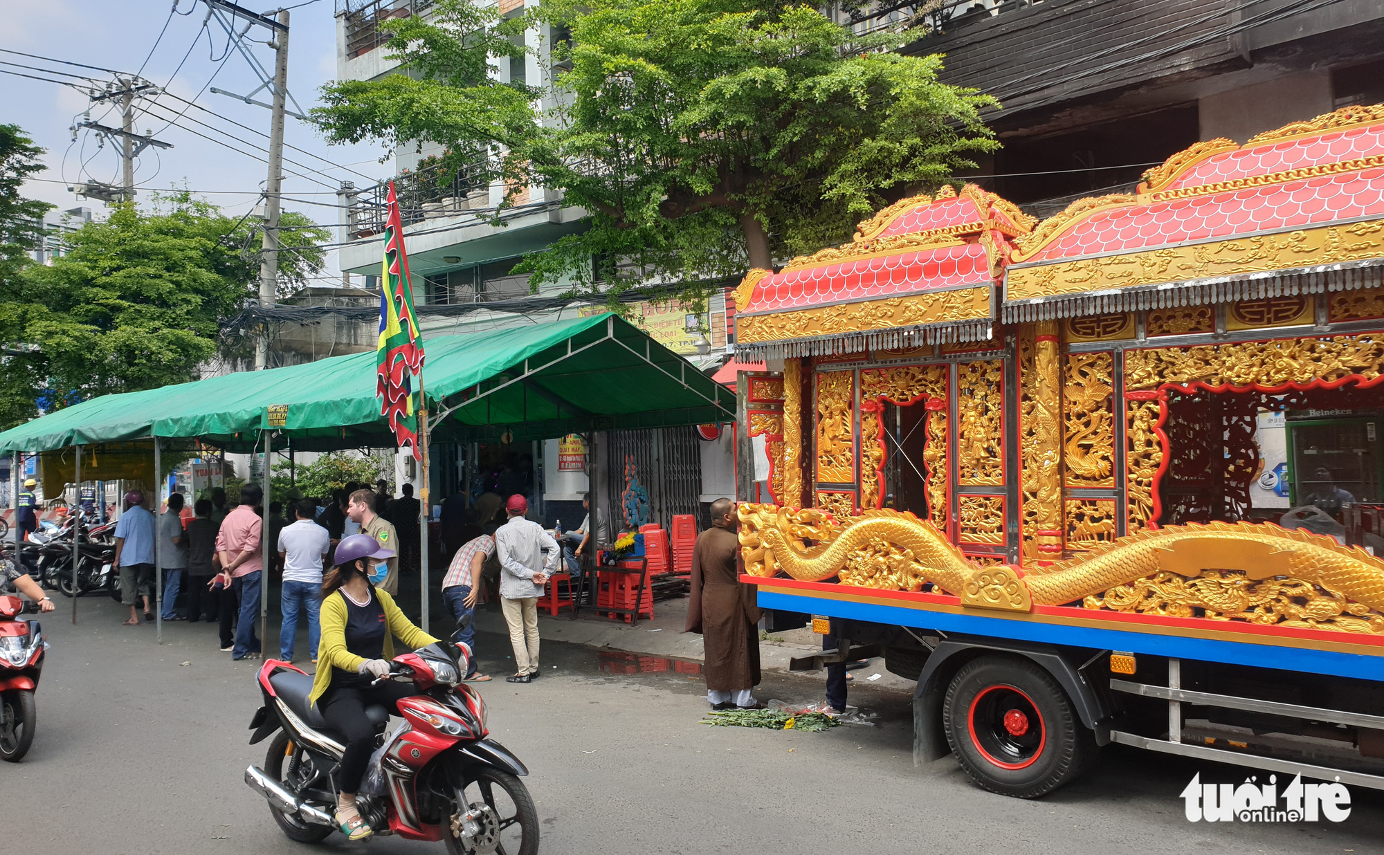The funeral is organized on December 7, 2019. Photo: Minh Hoa / Tuoi Tre