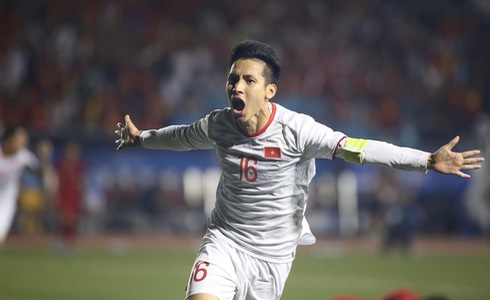 Vietnam's Do Hung Dung celebrates scoring the second goal in the finale against Indonesia of men's football at the 2019 Southeast Asian Games in the Philippines, December 10, 2019. Photo: Tuoi Tre