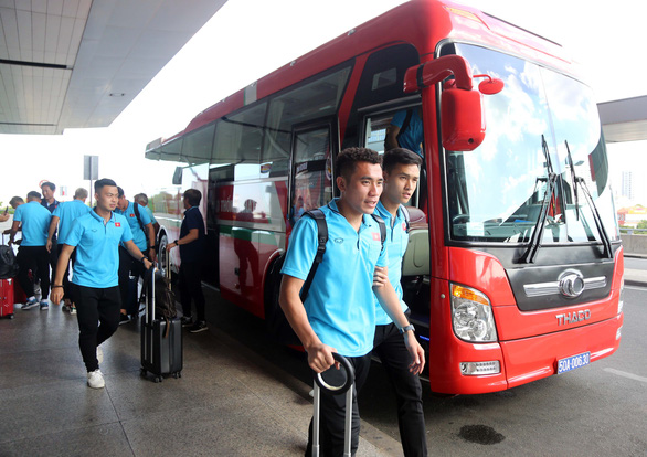 Vietnam’s U23 football team at Tan Son Nhat International Airport on the afternoon of January 1, 2020. Photo: N.K. / Tuoi Tre