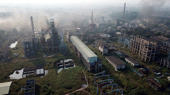 The phase two of a project to expand production at state-run Thai Nguyen Iron and Steel Joint Stock Corporation in Thai Nguyen Province, northern Vietnam. Photo: Nam Tran / Tuoi Tre