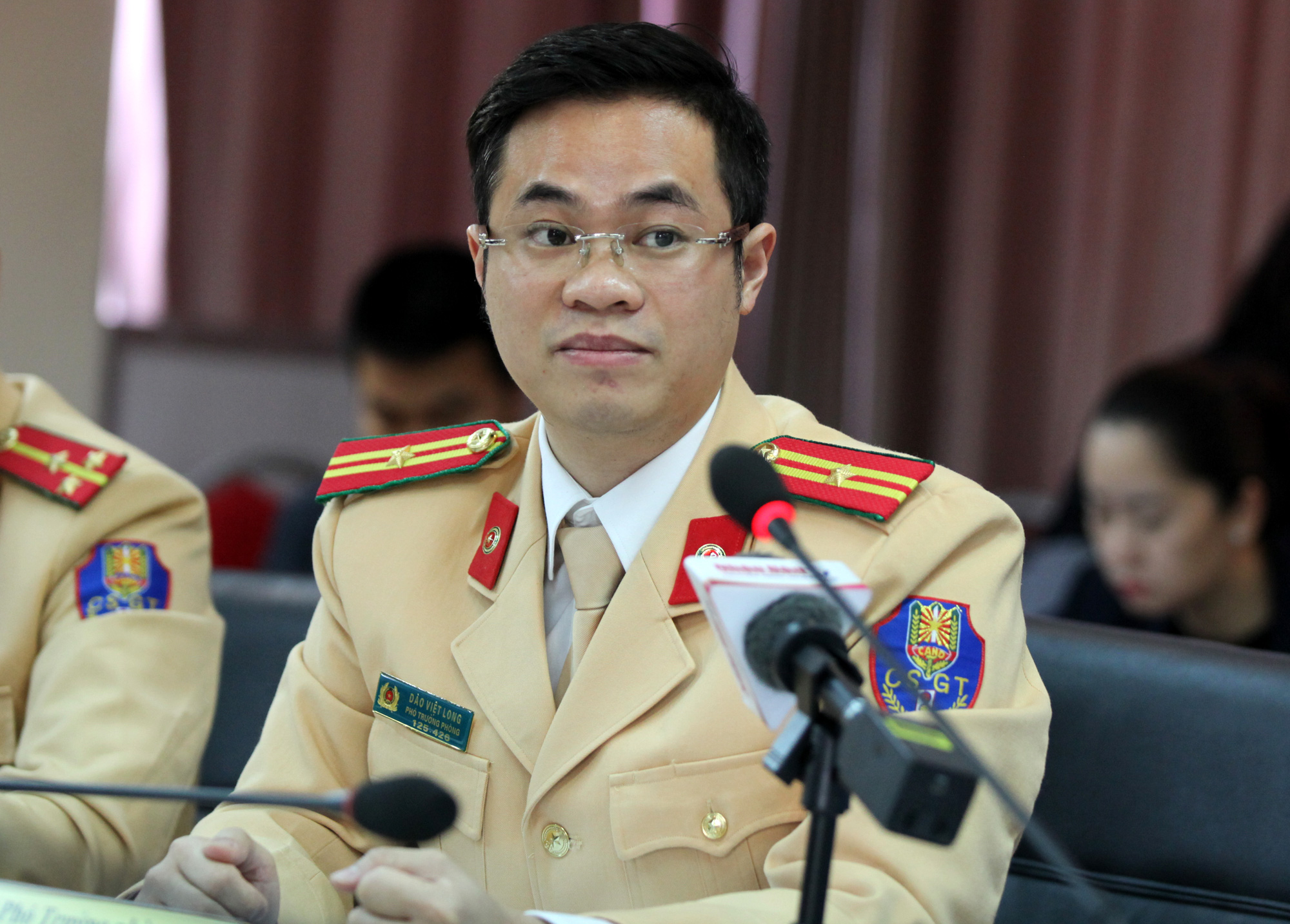 Dao Viet Long, deputy head of Hanoi’s Traffic Police, speaks at an online conference from Hanoi on January 9, 2020. Photo: Tuan Phung / Tuoi Tre
