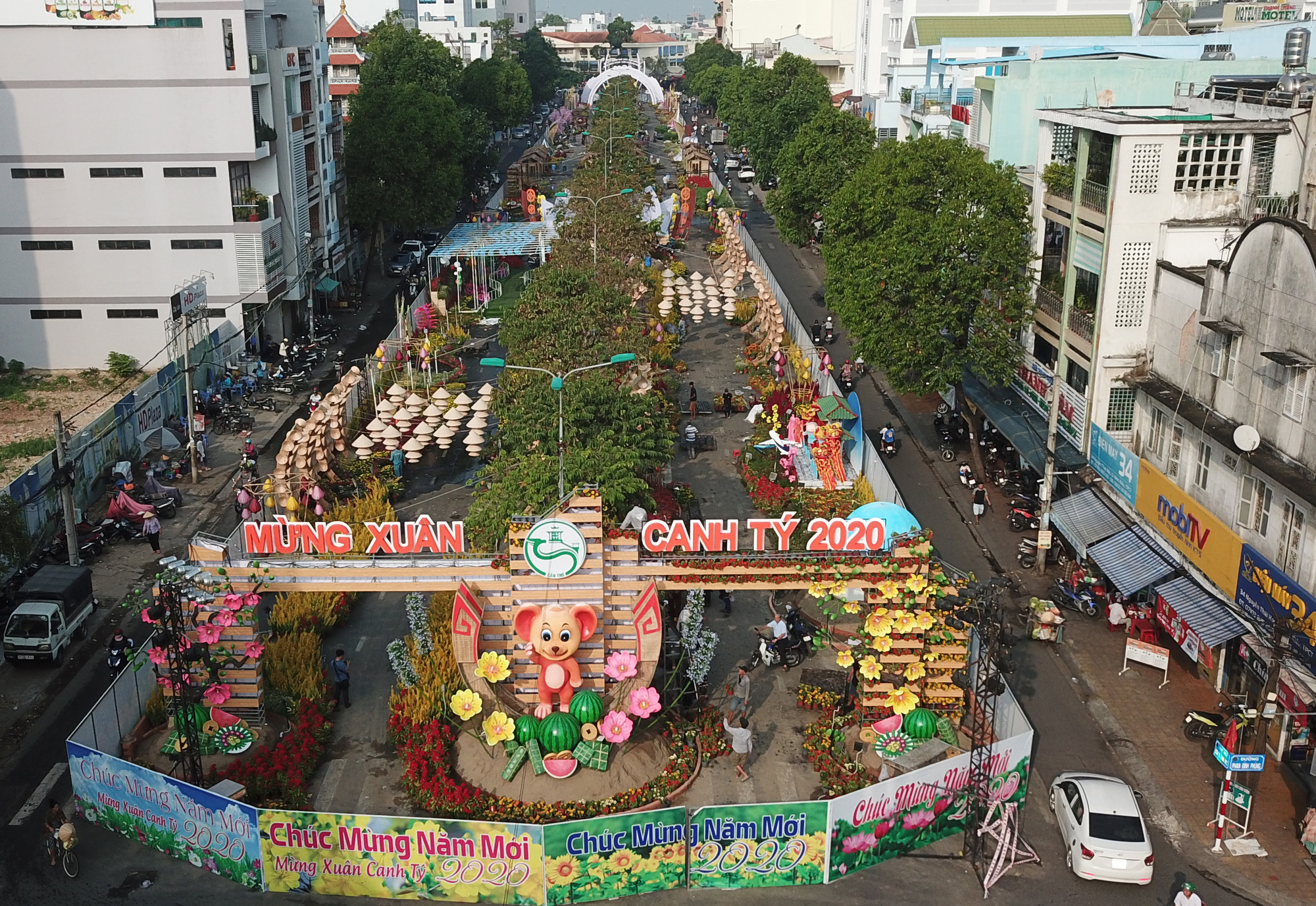 Mekong city given facelift with annual flower street