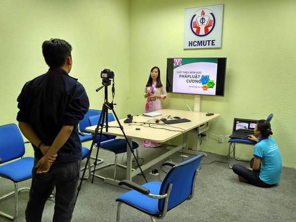 A lecturer is filmed giving a lesson for students' online access at the University of Technology and Education in Vietnam National University-Ho Chi Minh City. Photo: Viet Tien / Tuoi Tre