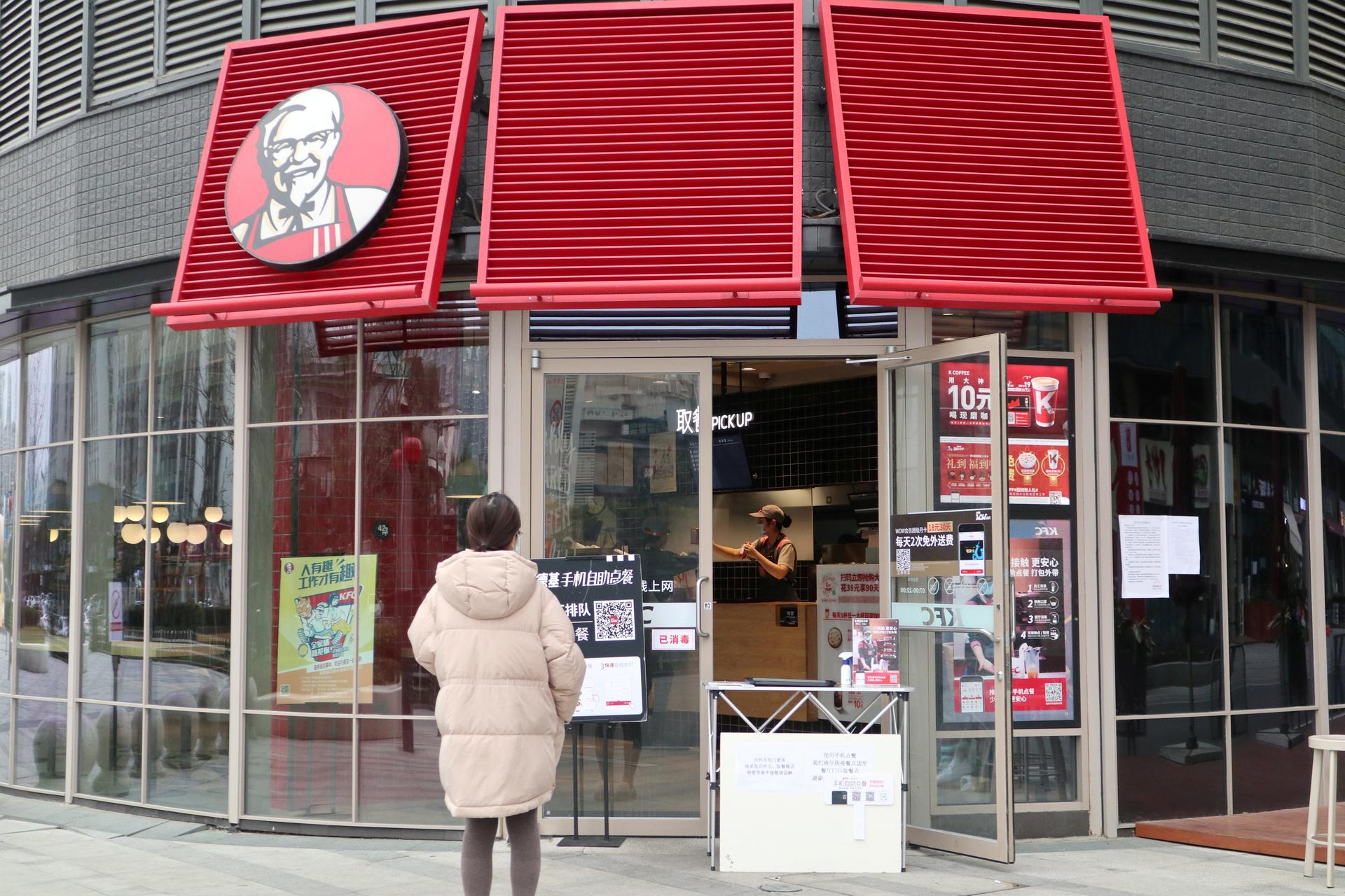 Fast-food companies in China step up ‘contactless’ pickup, delivery as coronavirus rages