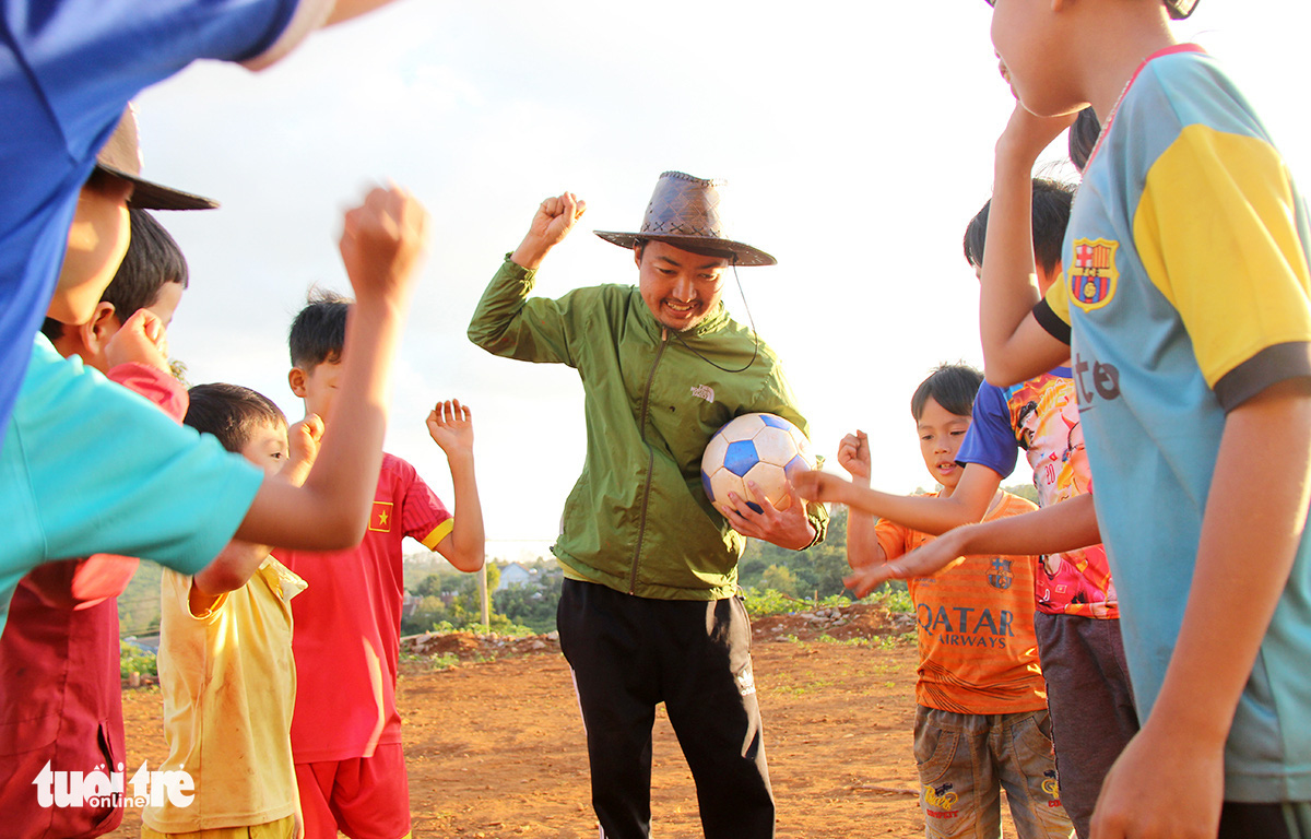 Final-stage cancer patient races against clock to build ‘school of joy’ in Vietnam