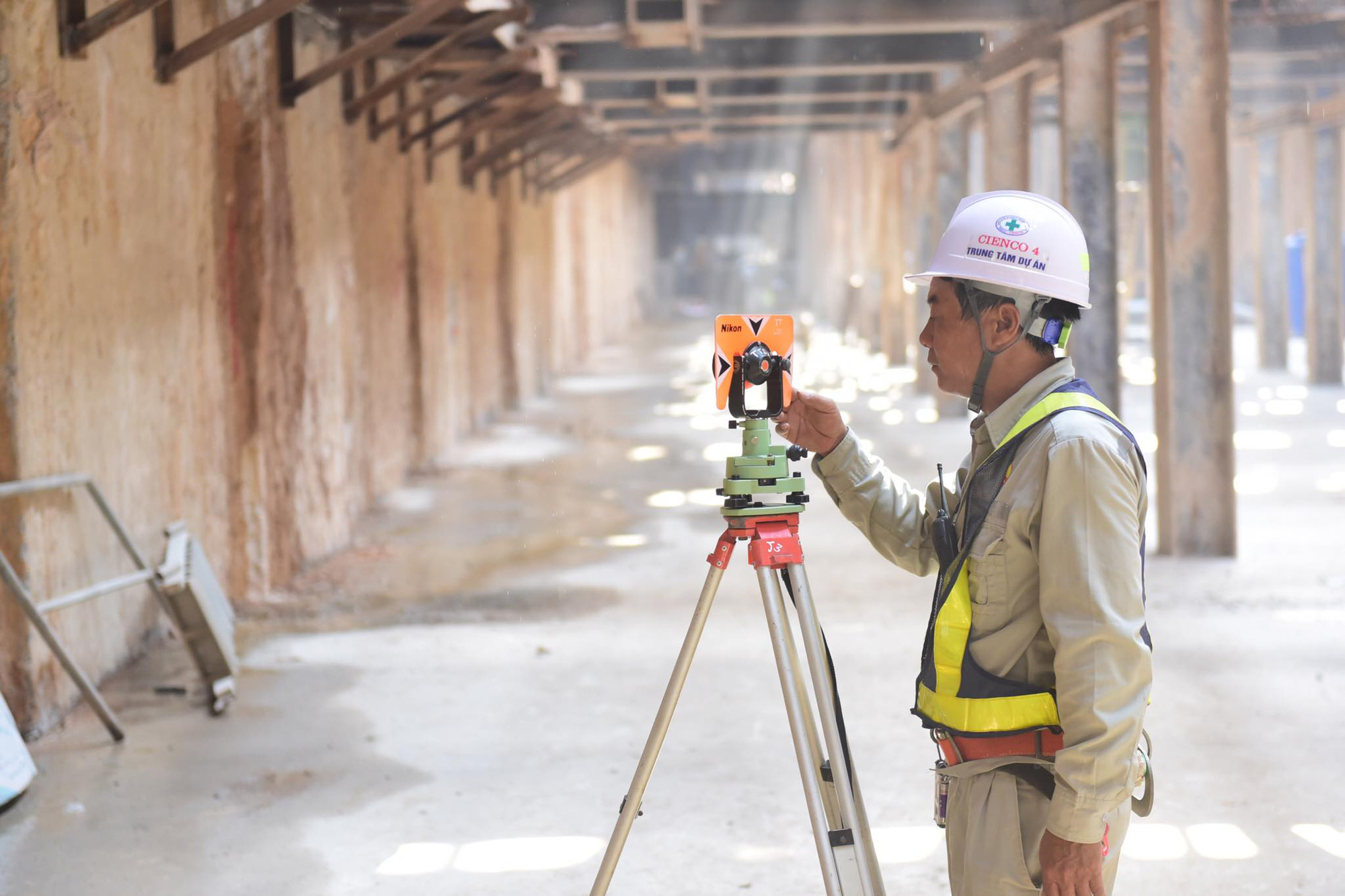 A man works at the construction site of Ho Chi Minh City’s metro line No.1. Photo: Quang Dinh / Tuoi Tre