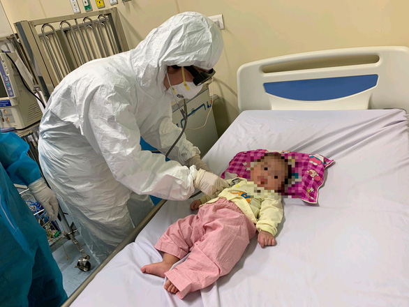 Three-month-old N.G.L. is under treatment at the Vietnam National Children's Hospital in Hanoi, February, 2020. Photo: Tuoi Tre