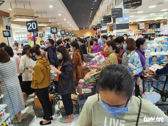 New coronavirus case fuels panic buying in Hanoi