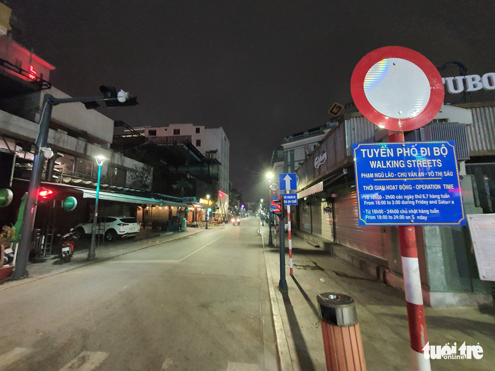 An empty street in Hue’s ‘backpacker zone’, March 11, 2020. Photo: Phuoc Tuan / Tuoi Tre