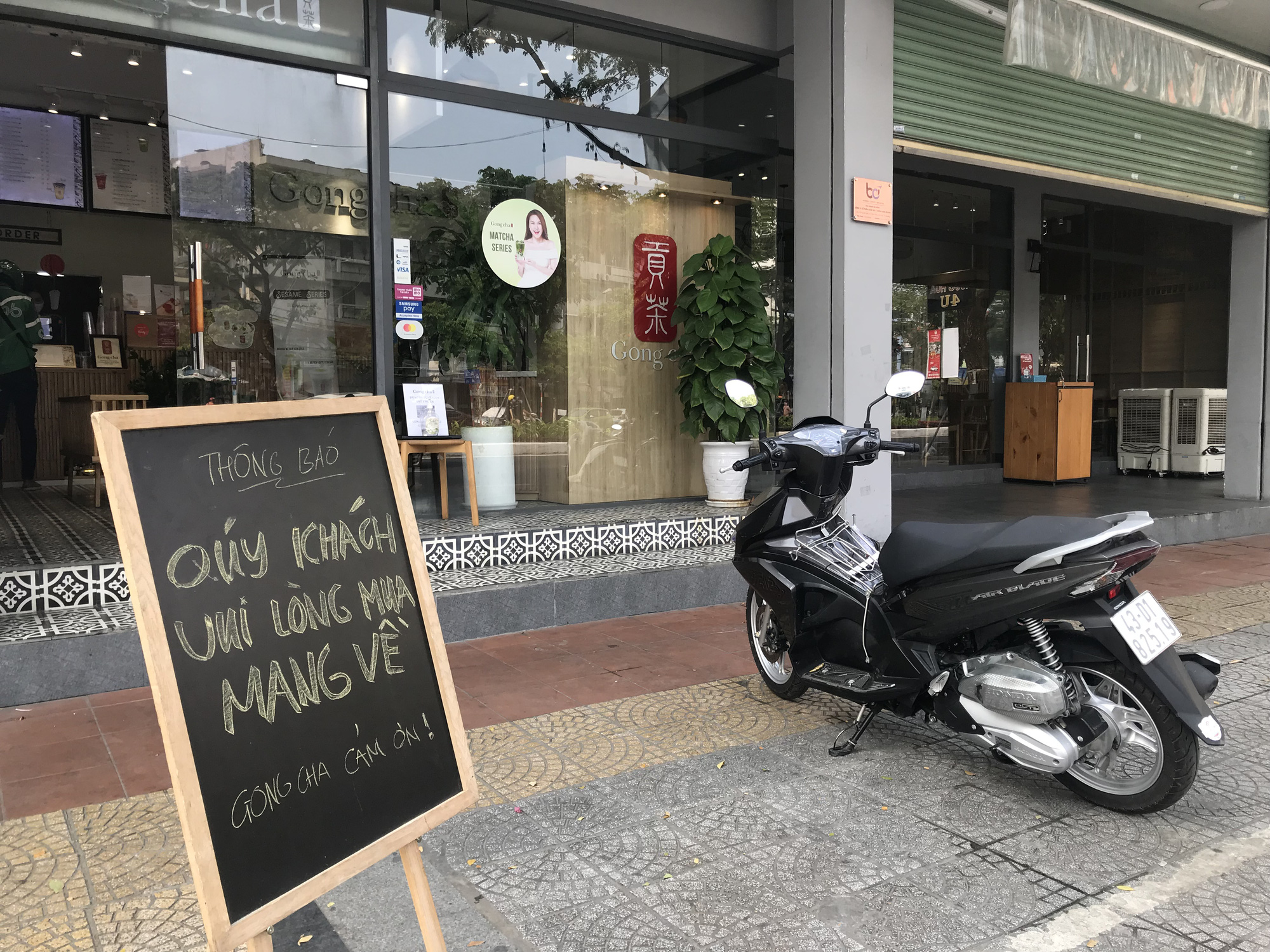 Da Nang eateries resume takeaway, delivery services after suspension