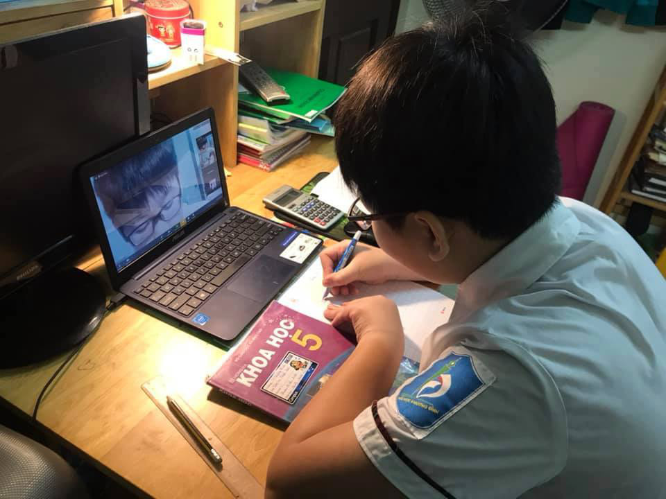 Remote schooling troubles Vietnamese parents
