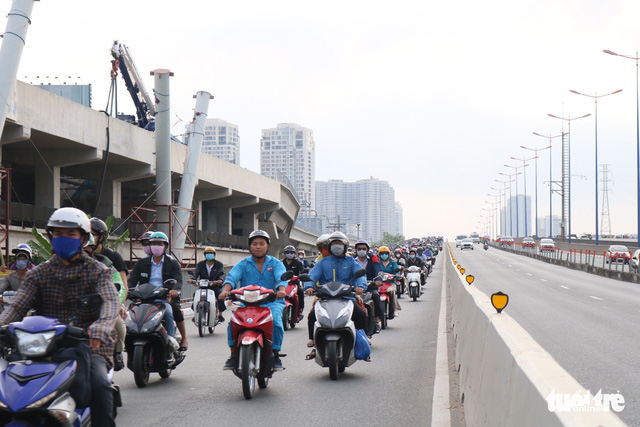 Traffic on the Hanoi Highway in Ho Chi Minh City, Vietnam, April 23, 2020. Photo: Ngoc Phuong / Tuoi Tre