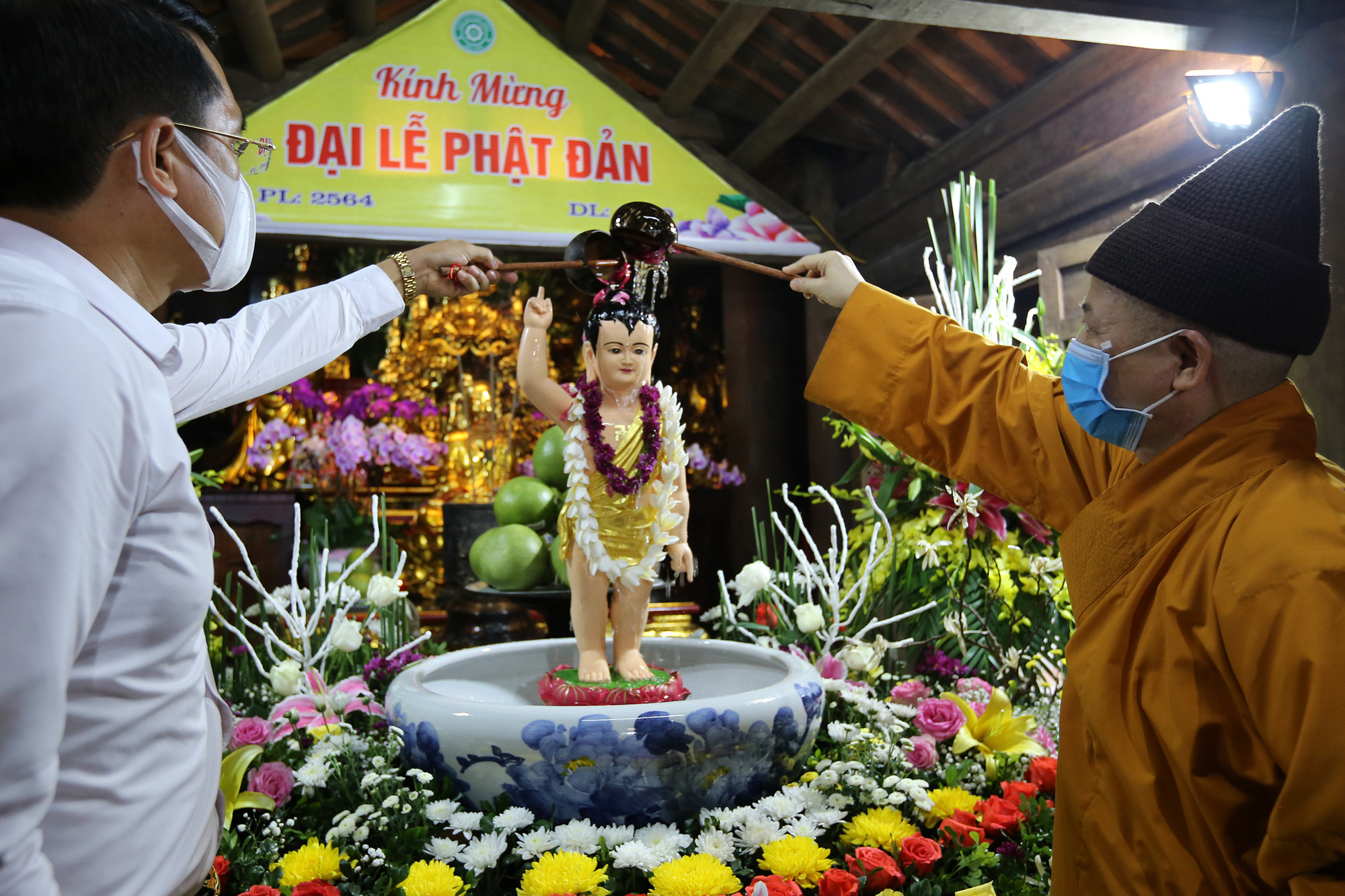 Vietnamese Buddhists solemnly observe Buddha’s Birthday